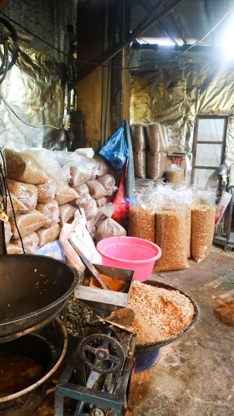 Mengintip Dapur Produksi Bawang Goreng di Kampung Jaha yang Beromzet Ratusan Juta per Bulan