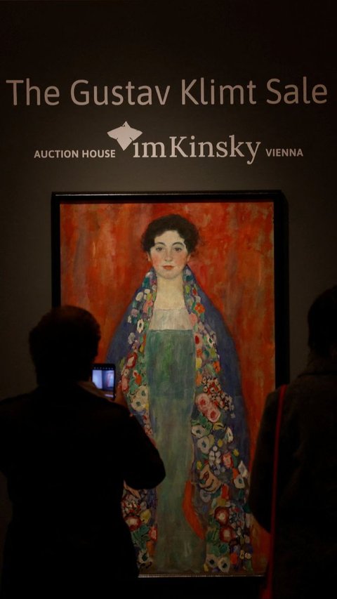 FOTO: Lama Menghilang, Lukisan Fenomenal Gustav Klimt Terjual Rp519 Miliar