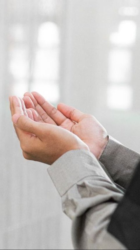 Bacaan Doa Makan Islam Panjang, Lengkap  Beserta Artinya
