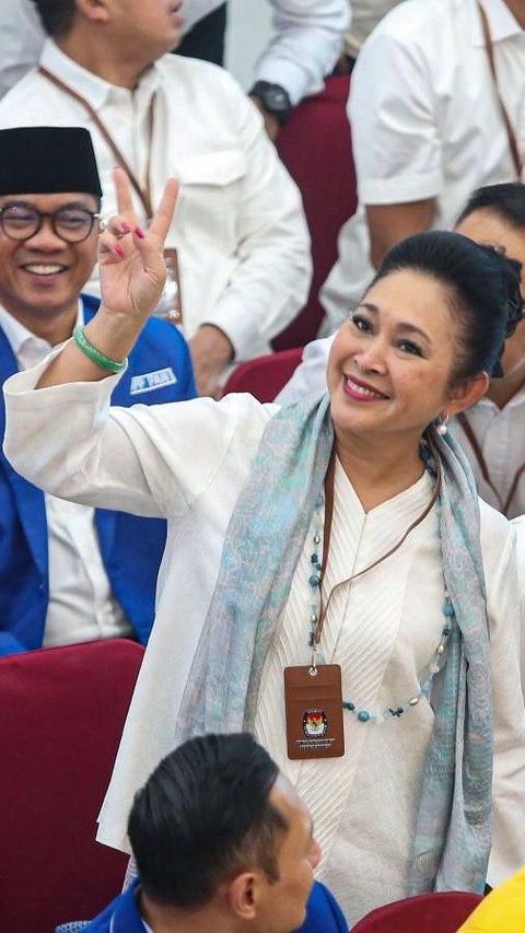 VIDEO: Momen Adik Ibu Tien Rekatkan Tangan Presiden Terpilih Prabowo dengan Titiek Soeharto