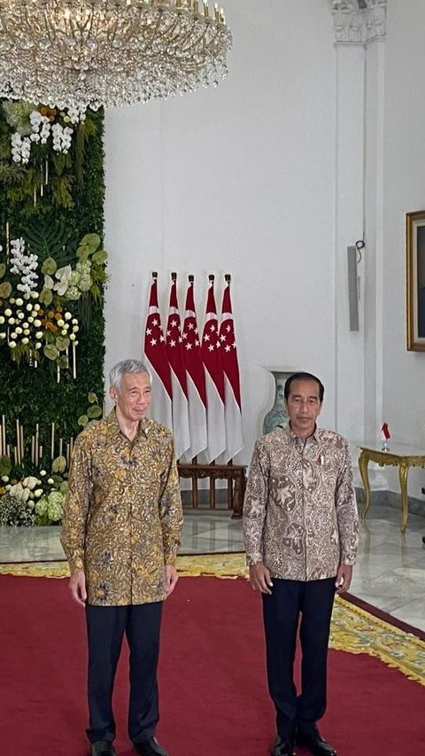 VIDEO: PM Singapura Temui Presiden Jokowi di Istana, Tangan Prabowo Digenggam Erat