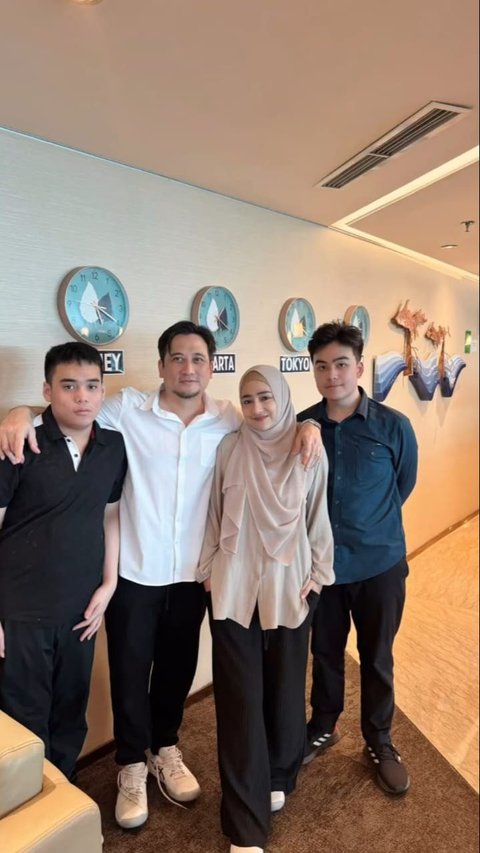 Move to Accompany His Son's Study, Take a Peek at Cindy Fatikasari and Tengku Firmansyah's Residence in Canada