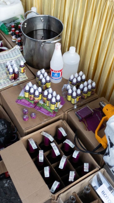 Peredaran Ribuan Botol Miras Ilegal di Medan Dibongkar, Nilainya Capai Ratusan Juta