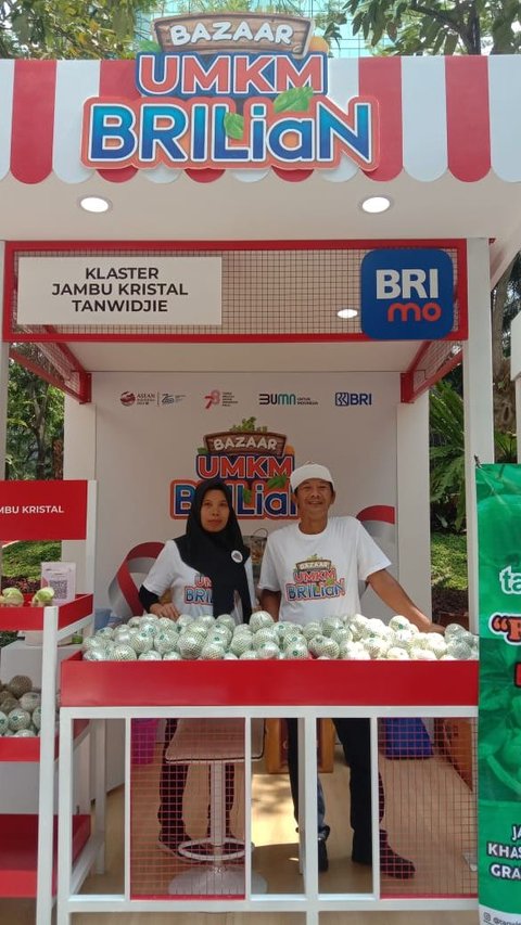 Bank BRI Berikan Bantuan untuk Petani Jambu Kristal Tanwiedjie di Desa BRILian Munggangsari Purworejo