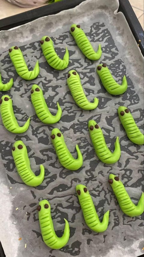 Following the Trend of Making Unique and Aesthetic Leaf Caterpillar Cookies for Eid, See the Results and Laugh Yourself