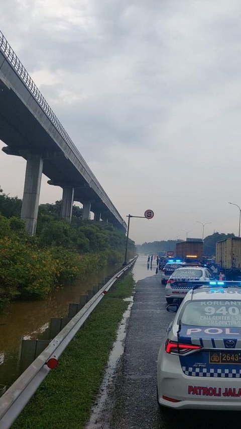 Banjir di Tol Jagorawi Arah Jakarta KM 12 Sebabkan Macet Panjang, Polisi Berlakukan Contraflow