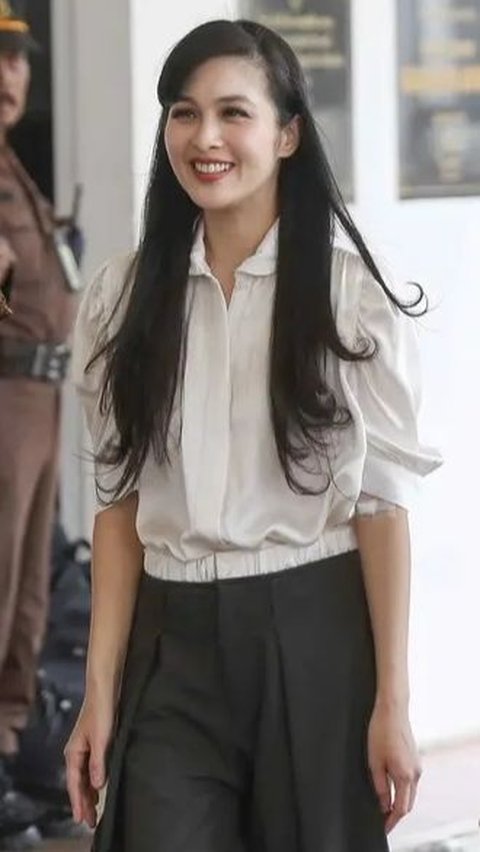 Harga Outfit Sandra Dewi Saat Diperiksa Kejagung Tuai Sorotan, Ternyata Segini
