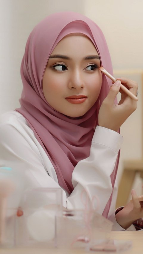 Hindari 3 Hal Saat Merias Wajah Demi Tampil Glowing Saat Lebaran