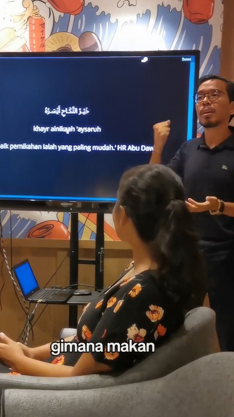 Unique and Rare! Convincing and Asking for Future In-Laws' Blessings, This Man Uses PowerPoint Presentation