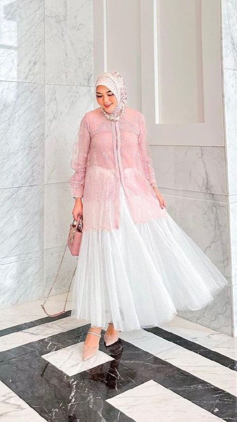 Inspiration for an Elegant Look with Tulle Skirt for Idul Fitri Vacation