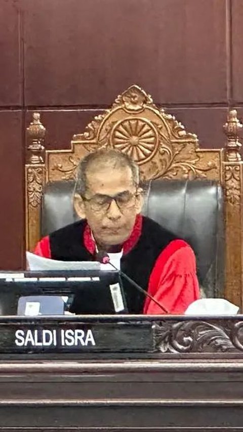 Judge Saldi Isra Asks for Reasons Why Jokowi More Often Visits Central Java Before the Election