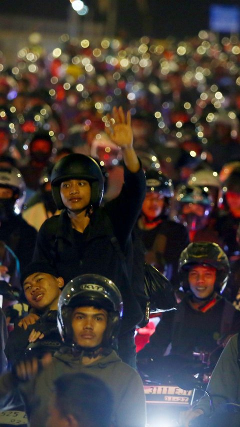 Polisi Kawal Pemotor Pulang Mudik ke Lampung