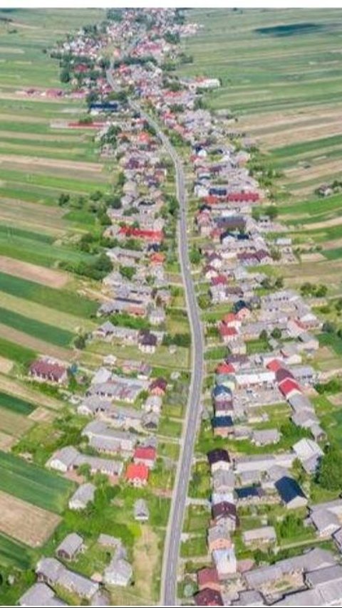The Beauty of a Village in Poland, 6,000 People Live on the Same Street