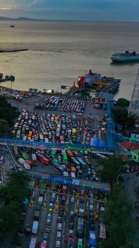 Pelabuhan Merak Macet Parah, ASDP Masih Tunggu Izin Pemerintah untuk Jalankan Solusi Ini