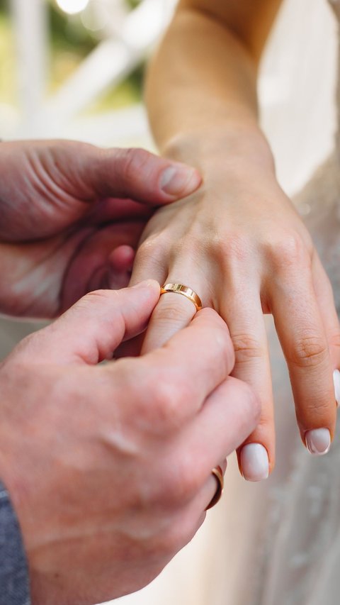 Pacaran 2 Tahun, Pasangan Ini Cerai Setelah 5 Hari Menikah Gegara Kedua Mertua Rebutan Amplop Kawinan