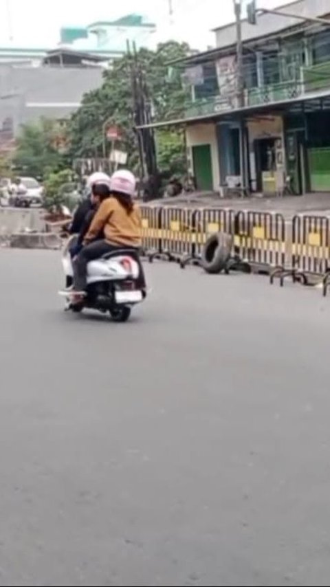 Buka Paksa Barikade U-Turn Ilegal, 6 Pak Ogah di Bekasi Ditangkap