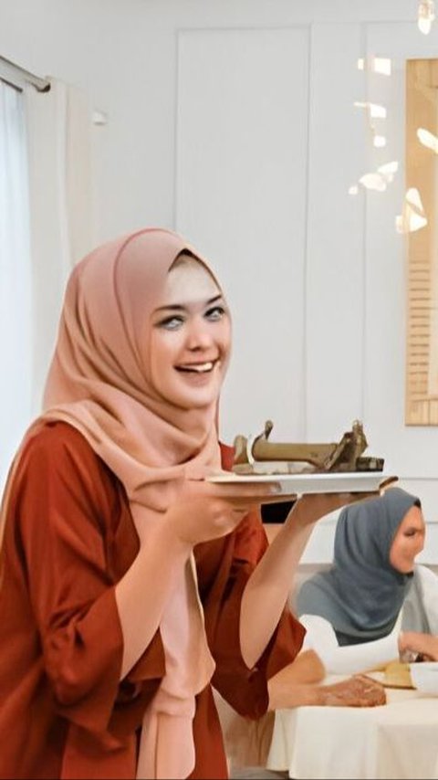 Tips Menjaga Berat Badan Tetap Ideal Saat Lebaran