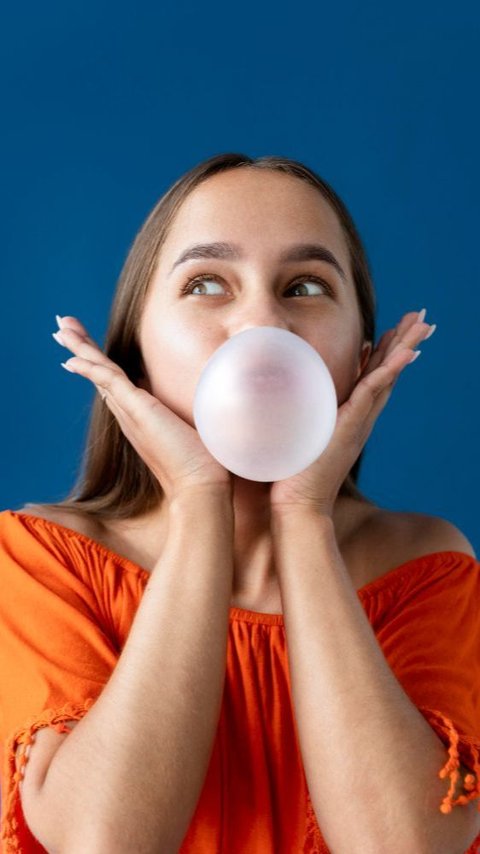 7 Surprising Benefits of Chewing Gum