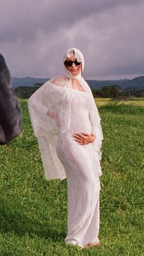 Portrait of Hailey Bieber Stunningly Showing off Baby Bump