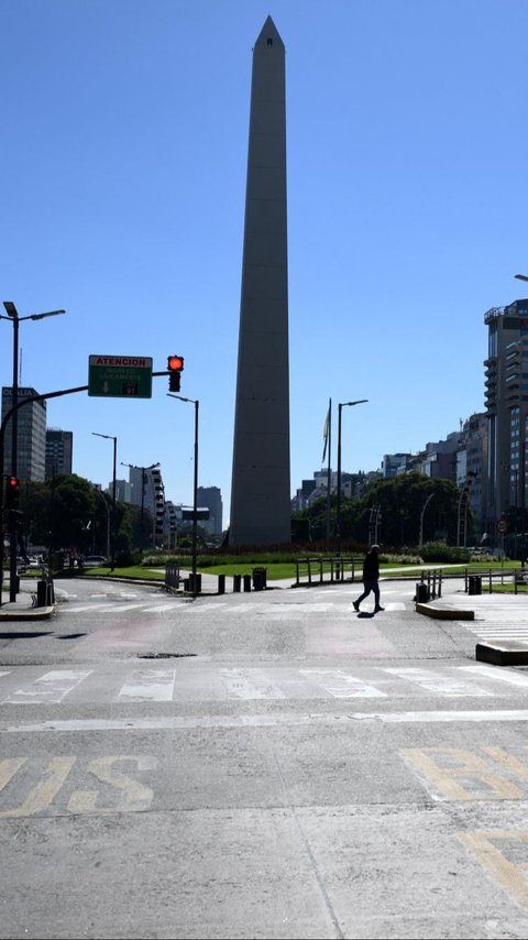 FOTO: Suasana Buenos Aires Bak Kota Mati, Lumpuh Total Imbas Aksi Mogok Massal Ribuan Pekerja