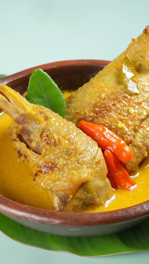 Delicious and Tempting Gurih and Spicy Ayam Lodho Trenggalek Recipe