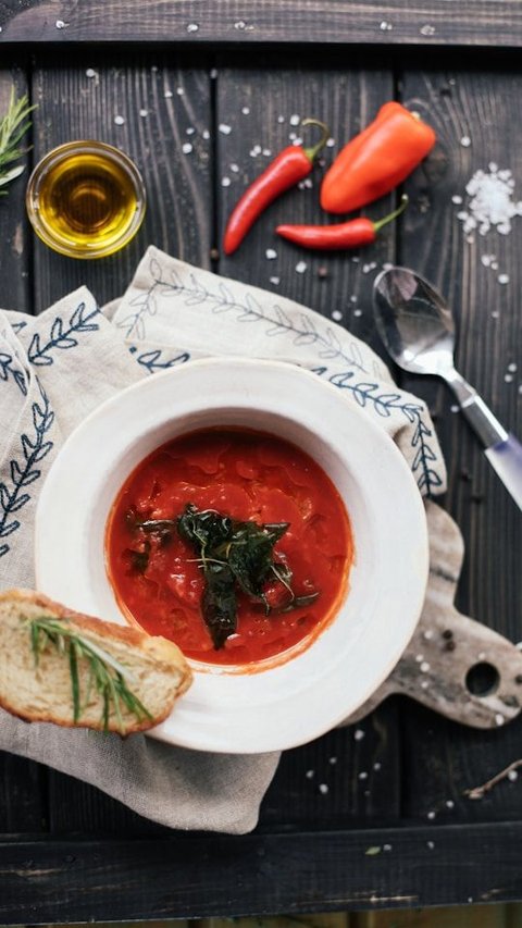 Gazpacho Recipe: Making the Classic Spanish Cold Soup at Home