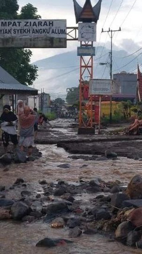 Jalan Padang-Bukittinggi Masih Putus akibat Banjir Bandang, Ini Jalur Alternatif yang Bisa Dilewati