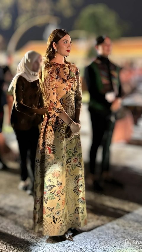 Style Mewah Selvi Ananda dalam Acara di Solo, Pakai Dress dan Perhiasan Serba Lokal
