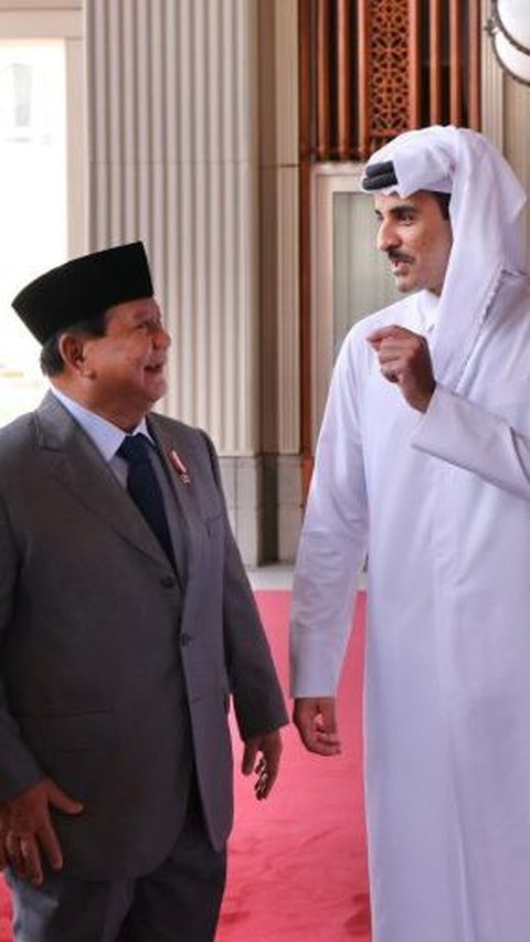 Emir of Qatar's Surprised Reaction When Prabowo Introduces Gibran as Vice President