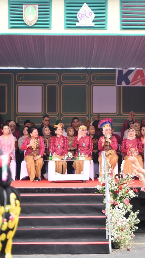 Kader PKK se-Indonesia Meriahkan Parade Budaya Nusantara di Solo