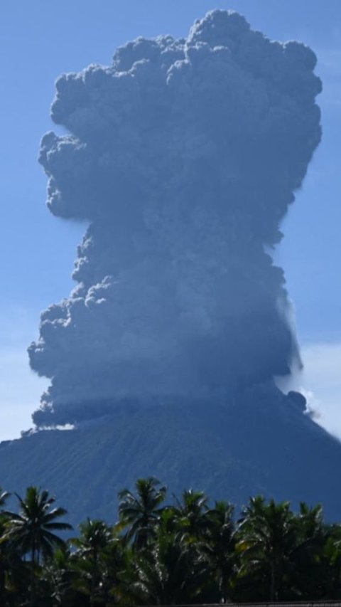 Aktivitas Vulkanik Gunung Ibu Picu Gempa Rentetan