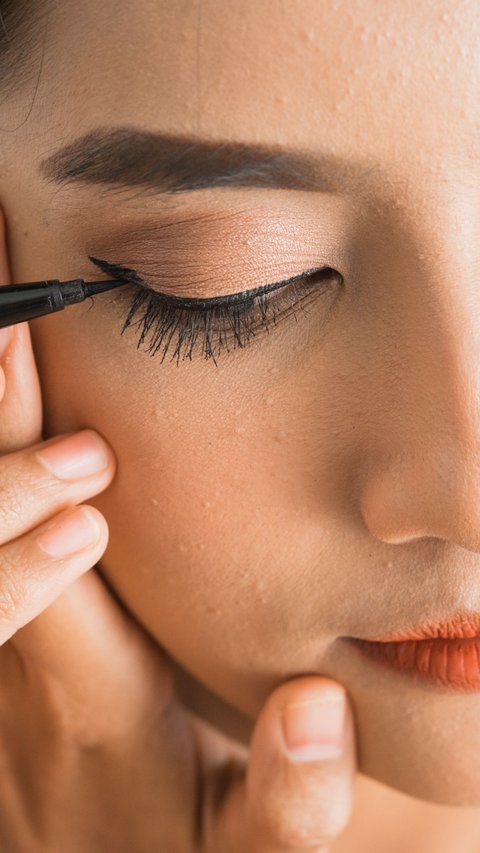 Tips for Creating Dramatic Eyeliner like a Professional Makeup Artist, Instantly On Point!