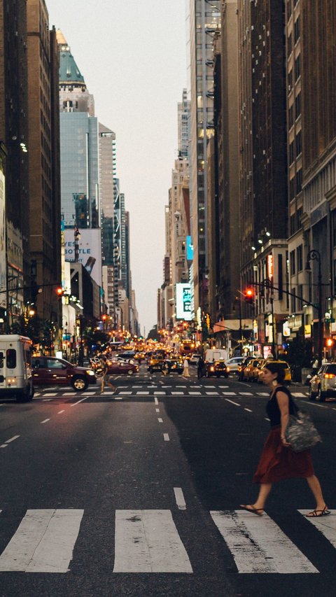 New York Quotes: Exploring Bright Lights and Big City