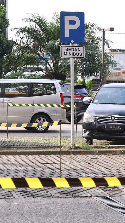 Dishub Jakarta Urges Minimarket Managers to Arrange Parking Permits to Regulate Parking Attendants