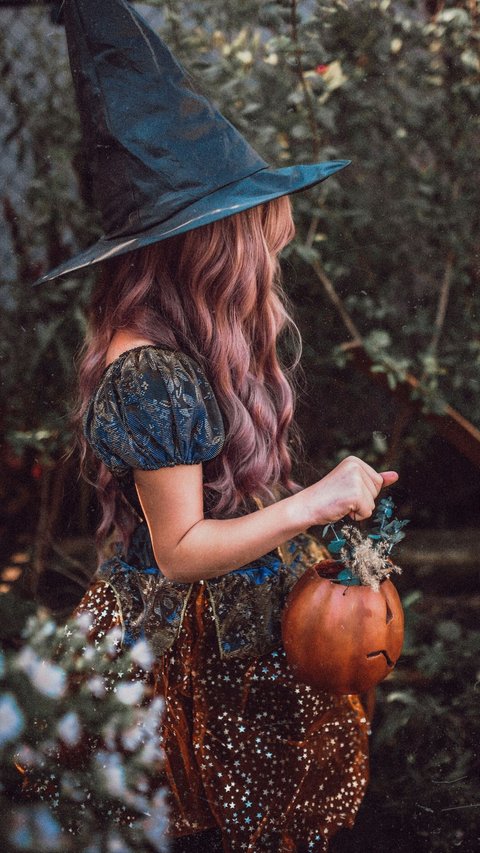 Witch Quotes: Words That Will Cast A Spell on Your Mind