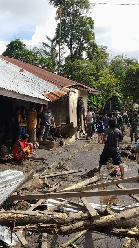 Pencarian Korban Hilang Banjir Lahar Dingin di Sumbar Bakal Diperluas hingga ke Teluk Kuantan Riau