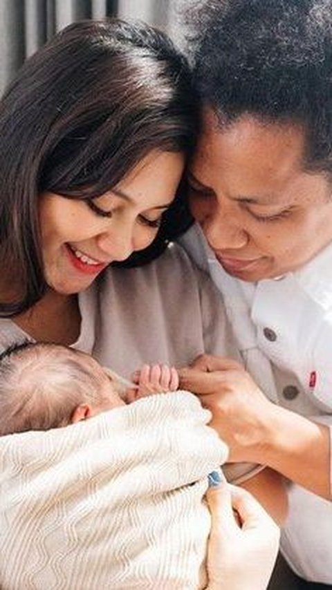 All This Time Concealed, Beautiful Permatasari's First Portrait Reveals Child's Face on Birthday