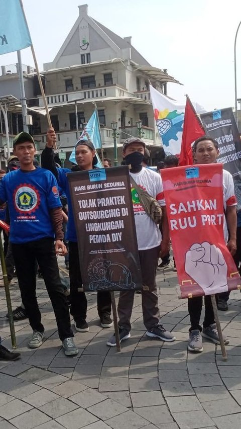 Curhat Buruh di Yogyakarta saat May Day: Susah dengan Gaji Kecil Bisa Beli Rumah