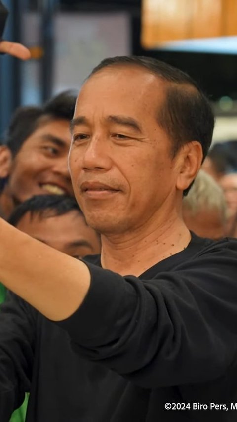Jokowi's Moment Eating Spicy Gacoan Noodles While Vlogging, These Two Ministers Are Worried!