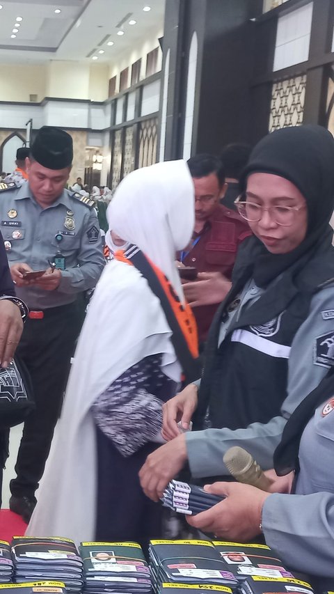 Tas Paspor Tercecer, Jemaah Haji Asal Gorontalo Tertunda Keberangkatannya