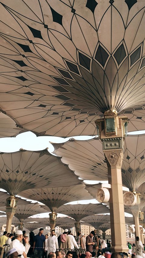 Can Be Arrested by Soldiers, Here are 6 Things Prohibited to Do in Masjid Nabawi, Pilgrims Must Know!