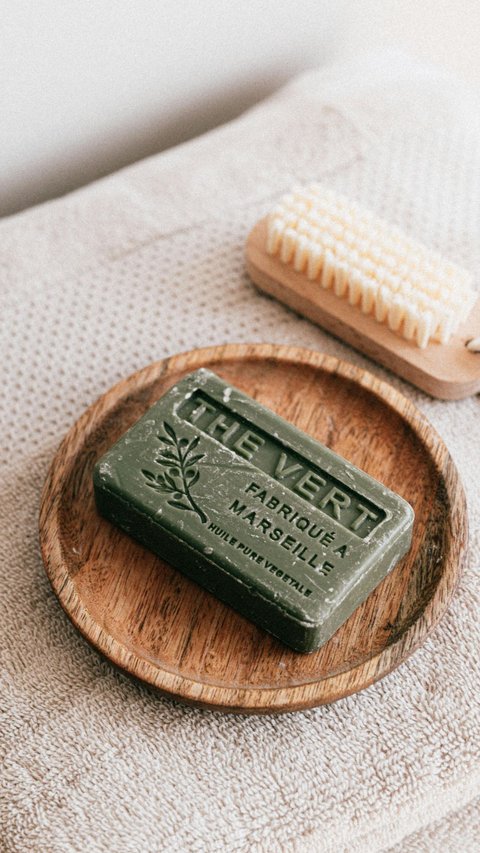 Is There a Specific Bar Soap for Dry Skin? Here's How to Choose the Product
