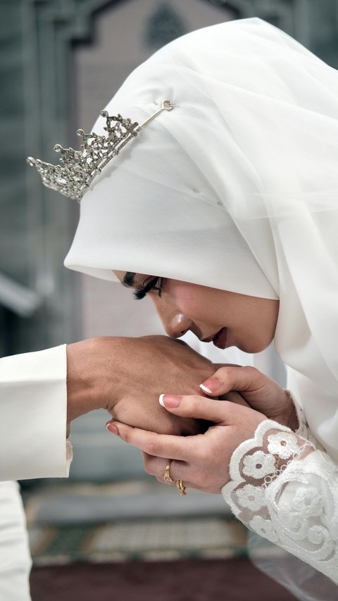 Prayer for a Long-lasting Wedding Anniversary, Complete with Tips for Maintaining Household Harmony in Islam
