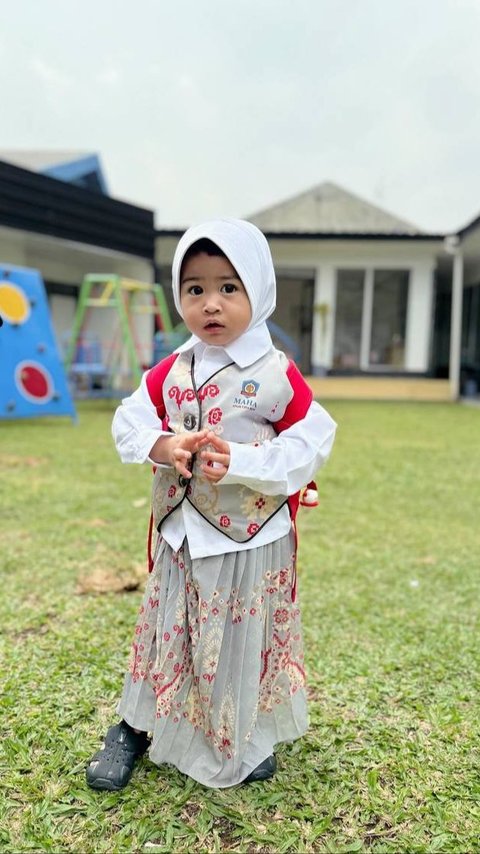 Potret Moana Anak Ria Ricis Sudah Sekolah di Usia Belum Genap 2 Tahun, Masuk PAUD Milik Ibu Sendiri