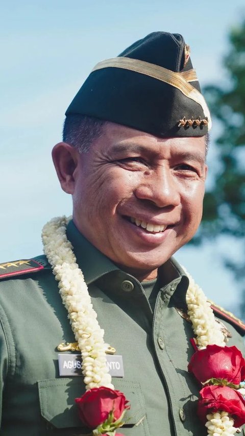 Injakkan Kaki di Kota Palu, Panglima TNI Disambut Tentara Cilik 'Bintang 2'