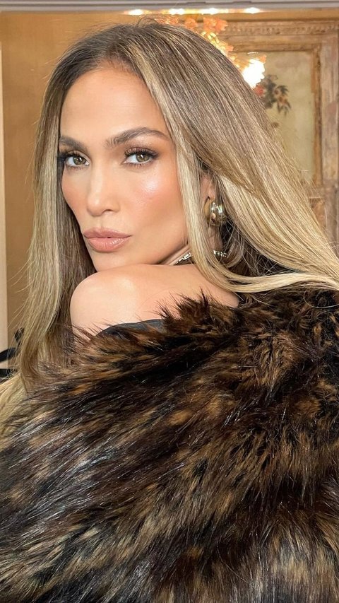 12 JLo Beauty Secrets for Ageless Elegance and Stunning Glow