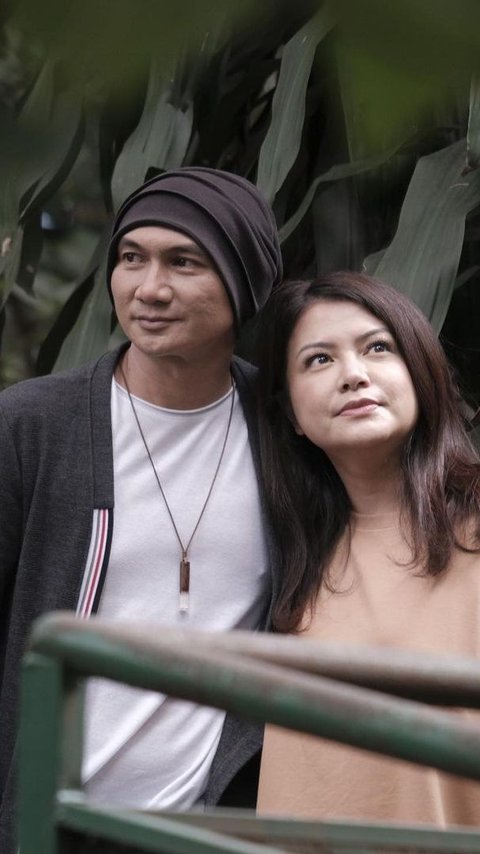 8 Portraits of Wina Natalia who Just Filed for Divorce from Anji Drive