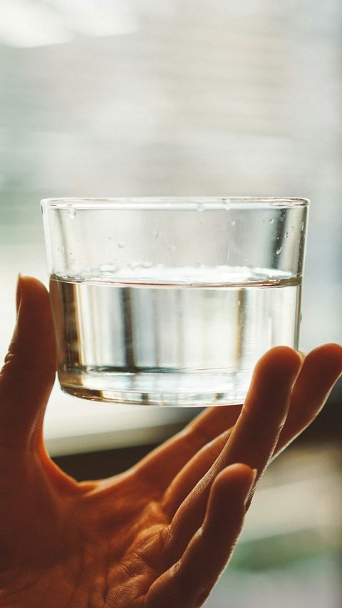 Prayer for Drinking Zamzam Water in Arabic, Latin, and Meaning, Complete with Etiquette and Virtue