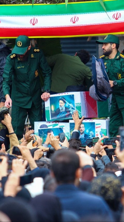 VIDEO: Detik-Detik Pemakaman Presiden Ebrahim Raisi Diantar Ribuan Warga Iran