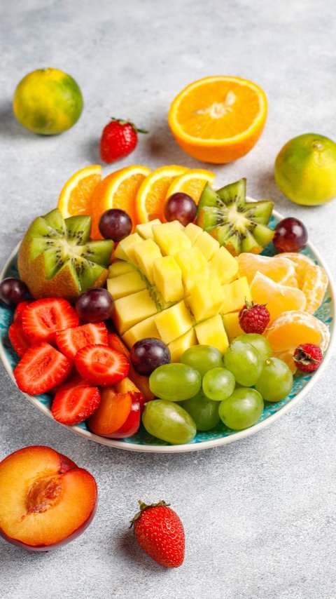 8 Refreshing Fruits to Beat the Heatwave